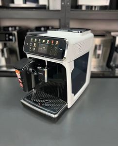 Nueva máquina de café expreso con energía solar totalmente automática de la serie Smart Assistant verificada, café helado LatteGo para exteriores - Product Image 1
