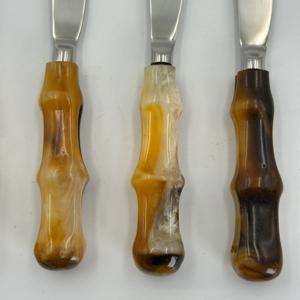 Cuchillo para Mantequilla con Plato para Mantequilla, Cuchillo Esparcidor de Acero Inoxidable con Mango de Resina, Juego de 4, de R B Overseas al Precio Más Bajo en India - Product Image 2