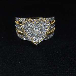 10KT Iced Out Heart Diamond Ring avec 1.10ct Round et 0.45ct Baguette - Product Image 1