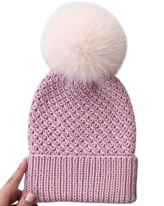 Chapeau beanie en tricot rose d'hiver personnalisé avec pompon en fausse fourrure, épais, chaud, doux, mélange de laine, fabricant personnalisé, bonnet pour femmes par temps froid - Product Image 1