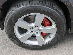 SUV Todoterreno de Lujo Usado 2024, Estilo Defender, Alto Rendimiento, en Buenas Condiciones, con Pago por Accidentes - Product Image 5