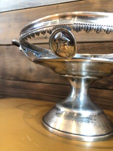 Soporte para pasteles y postres de acero inoxidable pulido con espejo de diseño moderno clásico Soporte para aperitivos de metal de gran tamaño de la mejor calidad - Product Image 2