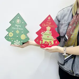 Listo para enviar Diseño de forma de árbol de Navidad Embalaje Caja de regalo de Navidad ligera reciclada de alta gama