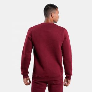 Jersey de cuello redondo para hombre de alta calidad, chándal ecológico de dos piezas con logotipo personalizado impreso ajustado a precio razonable - Product Image 3