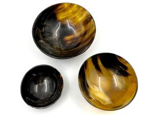 Ustensiles de cuisine bohèmes faits à la main véritable vaisselle unique jetable bol en corne de couleur naturelle fabriquée en vente - Product Image 5