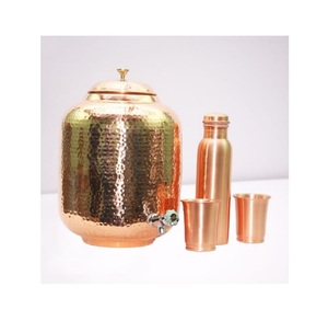 Distributeur d'eau en cuivre pur martelé antique fabriqué à la main avec des détails de qualité supérieure et des avantages ayurvédiques pour une boisson rafraîchissante - Product Image 3