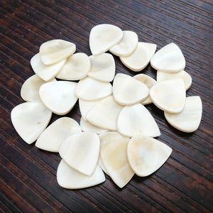 Paquete de Púas de Guitarra Hechas a Mano con Hueso de Camello, Púas Únicas y Raras, Accesorios Personalizados para Guitarras Acústicas, Bajos y Eléctricas - Product Image 3