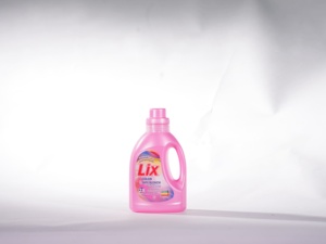 Détergent concentré pour le blanchiment du linge, le nettoyage des surfaces domestiques et l'usage commercial - Product Image 2
