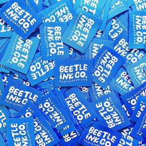 Étiquettes de cou de vêtement tissées en polyester personnalisées de haute qualité pour vêtements avec type de pli d'extrémité - Product Image 4