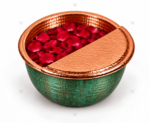 Bassin de pédicure rond en cuivre patiné martelé fait main NJ avec couvercle, pour spa des pieds, doté d'un système de massage par jets sans tuyauterie - Product Image 1