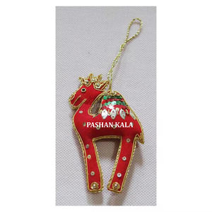 Broderie à la main et travail perlé suspendus ornements de Noël personnaliser tissu rouge pur forme de chameau populaire - Product Image 1