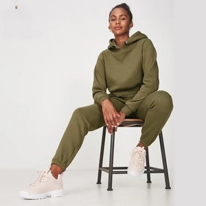 Ensemble de survêtement classique pour femme, deux pièces, comprenant un sweat à capuche court et un pantalon de survêtement ajusté, en tissu épais uni, pour le sport et l'entraînement en salle de sport, personnalisable, haute qualité - Product Image 1