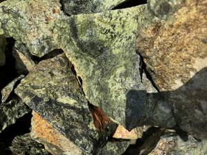 หินธรรมชาติคดเคี้ยวหยาบ - Product Image 2