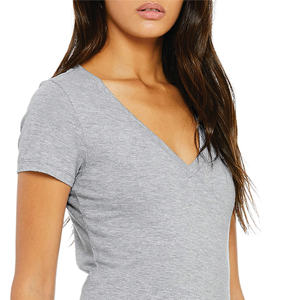 Camiseta de mujer transpirable y suave con un lindo estilo moderno diseñado para la comodidad del verano y el uso diario - Product Image 4