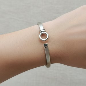 Bracelet minimaliste classique indien en laiton fait main - Product Image 3