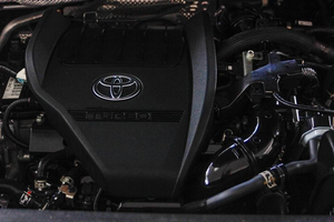 T0 Y3ta High Lander 2024 2.0T 5 places Volant à gauche Sièges en cuir Caméra de recul Écran tactile Phares au xénon Occasion État excellent US Euro - Product Image 3