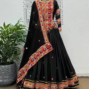 กระจกผ้าคอตตอนปักลายออกแบบล่าสุด - Product Image 1