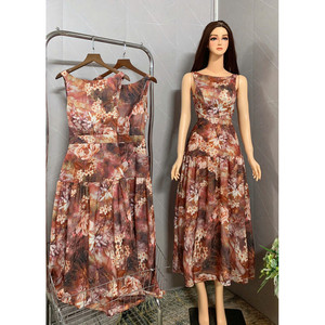 Vestido romántico azul floral de seda polivinílica - Product Image 4