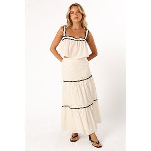 Robes pour femmes à la vente chaude, motif gracieux, tenue offrant une expérience de port facile et une impression esthétique raffinée, fournisseur indien - Product Image 1