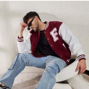 Blouson Bomber d'Hiver Élégant avec Logo Personnalisé et Broderie de Basketball de Haute Qualité - Product Image 6