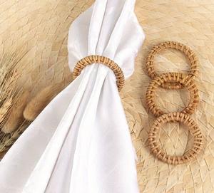 Ronds de serviette en rotin rustiques de luxe Design de table écologique et durable pour les mariages - Product Image 4