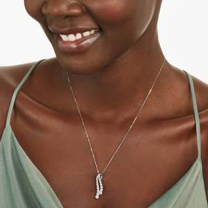 Colliers élégants à pendentifs en diamant avec diamants éblouissants - Product Image 2