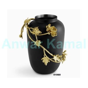 <b>Set</b> of <b>3</b> Pcs Handmade Gold Metal Flower <b>Vases</b> Decorative Flower Pot for Home Wedding Party Event Hotel & Restaurant Decor - Product Image 5