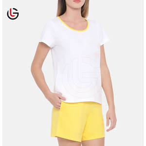 Conjunto de camiseta y pantalones cortos de algodón para mujer Servicio OEM Conjunto de camiseta y pantalones cortos de verano para mujer - Product Image 2