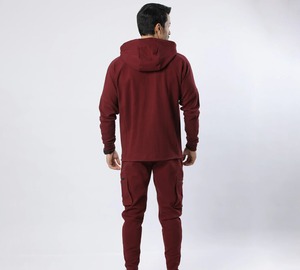 ชุดวอร์มผู้ชายคุณภาพดีที่สุดแบบกำหนดเอง ชุดออกกำลังกายผู้ชายสั่งทำพิเศษสำหรับการวิ่งจ๊อกกิ้ง ชุดวอร์มขายส่งคุณภาพสูงสำหรับผู้ชาย - Product Image 4