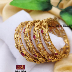 Festival porter bracelets en laiton pour femmes bijoux indiens traditionnels vibrant plaqué or bracelet ensemble en gros disponible - Product Image 2