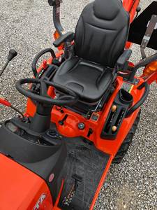 Modelo de Tractor Kubota BX25D 35 de 35 HP con Cargador Frontal Disponible - Product Image 2