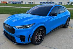 SUPER CLEAN 2022 F-O-R-D MU-STANG M-ACH-E GT LISTO PARA ENVIAR - Product Image 2