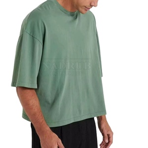Cropped T-Shirt With Minimal Design <b>For</b> Streetwear And Casual Looks Trendy Short Sleeve <b>Crop</b> <b>Top</b> With Lightweight Cotton Blend - Product Image 2