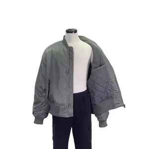 Chaqueta Bomber Deportiva Clásica Unisex, Chaqueta Cortavientos, Chaqueta de Piloto Personalizada con Cuello Alto y Logotipo Frontal para Hombre - Product Image 3