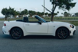 Auto Usado Confiable, Fiat 124 Spider Abarth 2017 - Product Image 3