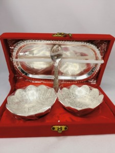 Juego de cuencos japoneses de alta calidad, diseño bonito, cuenco y bandeja para servir de aluminio fundido y cuchara, chapado en plata con caja de terciopelo - Product Image 3