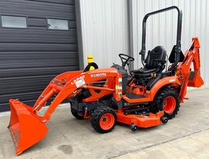 Livraison gratuite Kubota BX23S tracteur agricole avec chargeur à fixation rapide et godet 342hrs 4WD 23HP moteur Diesel 540 PTO 3 points d'attelage - Product Image 4