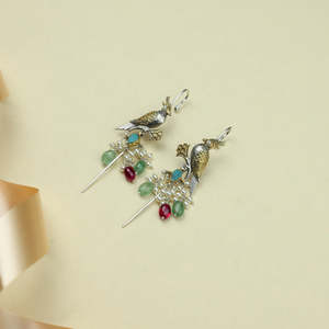 Boucles d'oreilles pendantes Anokhi Fusion en argent sterling avec motif perroquet et turquoise, élégantes pour les soirées - Product Image 3