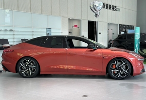 Berline électrique d'occasion longue portée 702 km, groupe motopropulseur haute puissance 580 kW, conduite fluide et silencieuse, assistance au conducteur avancée, fournie du Japon - Product Image 6