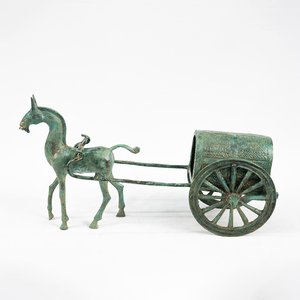 Scultura Artigianale in Bronzo di Carro Trainato da Cavalli Ispirata all'Antica Arte Cinese per Ufficio e Decorazione di Lusso per la Casa - Product Image 3
