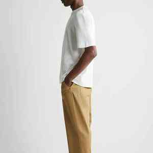 เสื้อยืดคอกลมผ้าฝ้าย100% สีทึบผ้าถักแบบลำลองย้อมสีธรรมดาดีไซน์ว่างเปล่าและโลโก้ด้านหน้า - Product Image 3