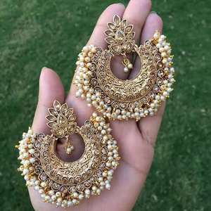 Boucles d'oreilles Chandbali faites à la main de haute qualité-Bijoux de mariage pakistanais élégants Bijoux de mode Grossistes - Product Image 1