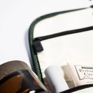 กระเป๋าเก็บเครื่องสำอางโพลีเอสเตอร์มีซิปหนัง PU และ PVC คุณสมบัติการเดินทางสำหรับผู้หญิงโลโก้แบบกำหนดเอง - Product Image 5