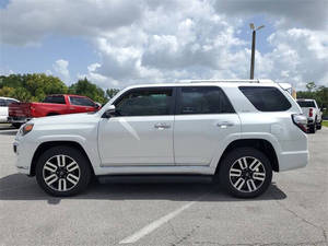 Toyota 4-Runner Limited 2024, Seminuevo, en Excelentes Condiciones - Product Image 5