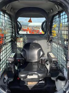 Achetez un Bobcat T650 d'occasion, chargeuse compacte sur chenilles, disponible à la vente à des prix très bas - Product Image 6