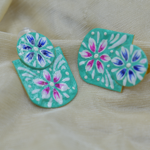 Hecho a mano diseñador occidental dorado mattefinishing meenakari partywear latón aro pendiente para niñas y mujeres - Product Image 3