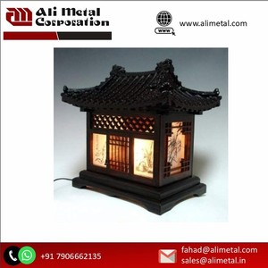 Vente chaude style européen maison forme bougeoir bois vent preuve fer verre lanterne pour la décoration de la maison - Product Image 2