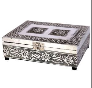 Elegantes Cajas de Joyería Minimalistas de Metal Plateado con Acabado Dorado Latón, Organizador de Almacenamiento para Anillos - Product Image 4