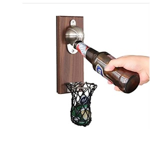 Ouvre-bouteille mural fait à la main au look antique avec attrape-bouteille essentiel en bois Ouvre-bouteille de bière fabriqué en Inde - Product Image 2