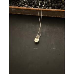 Collier vintage en turquoise de Kingman et argent sterling fait main par les Navajo, chaînes à perles avec motifs floraux et cœurs, cadeau pour elle - Product Image 5